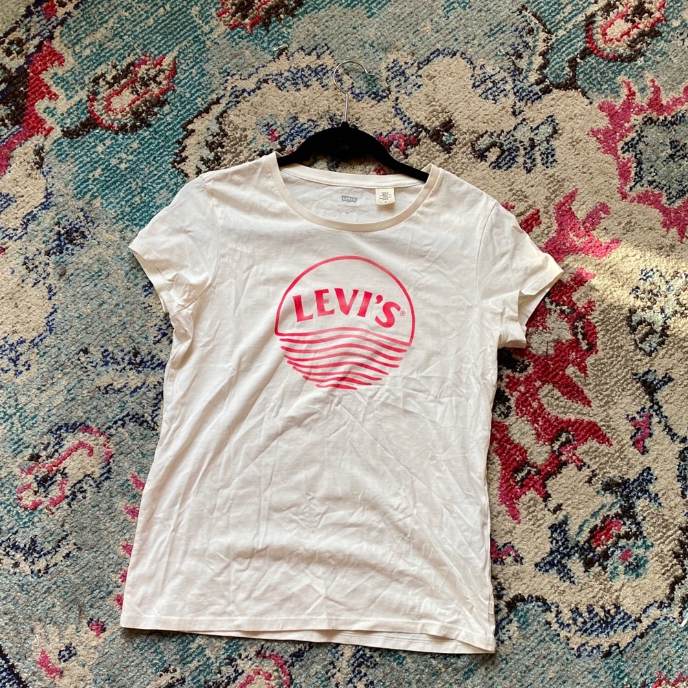 Levi’s graphic Tee